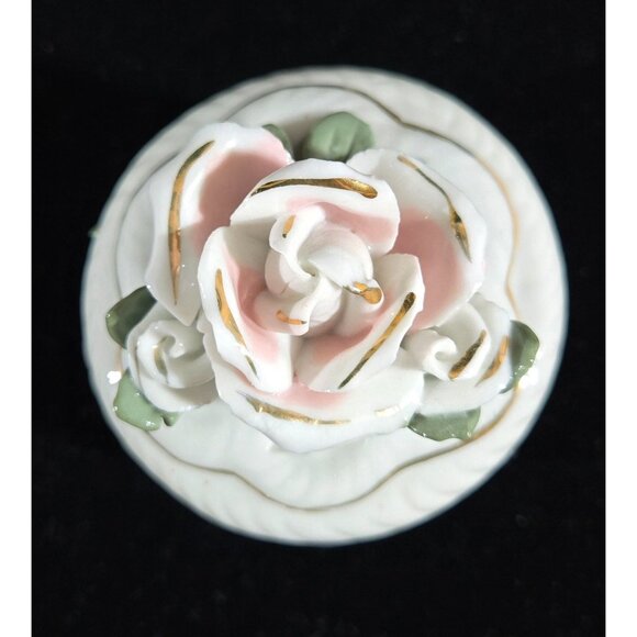Beautiful porcelain roses trinket box cachet pot 3" - Picture 3 of 7